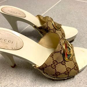 Gucci open toed sandal